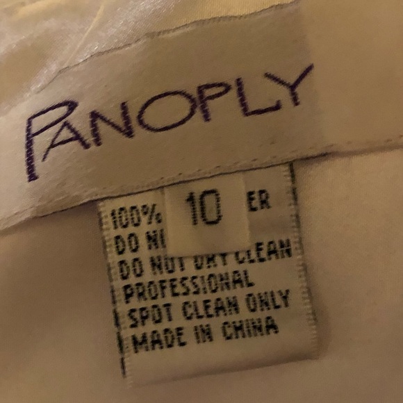 Gorgeous brand new ivory white wedding gown - Picture 8 of 8